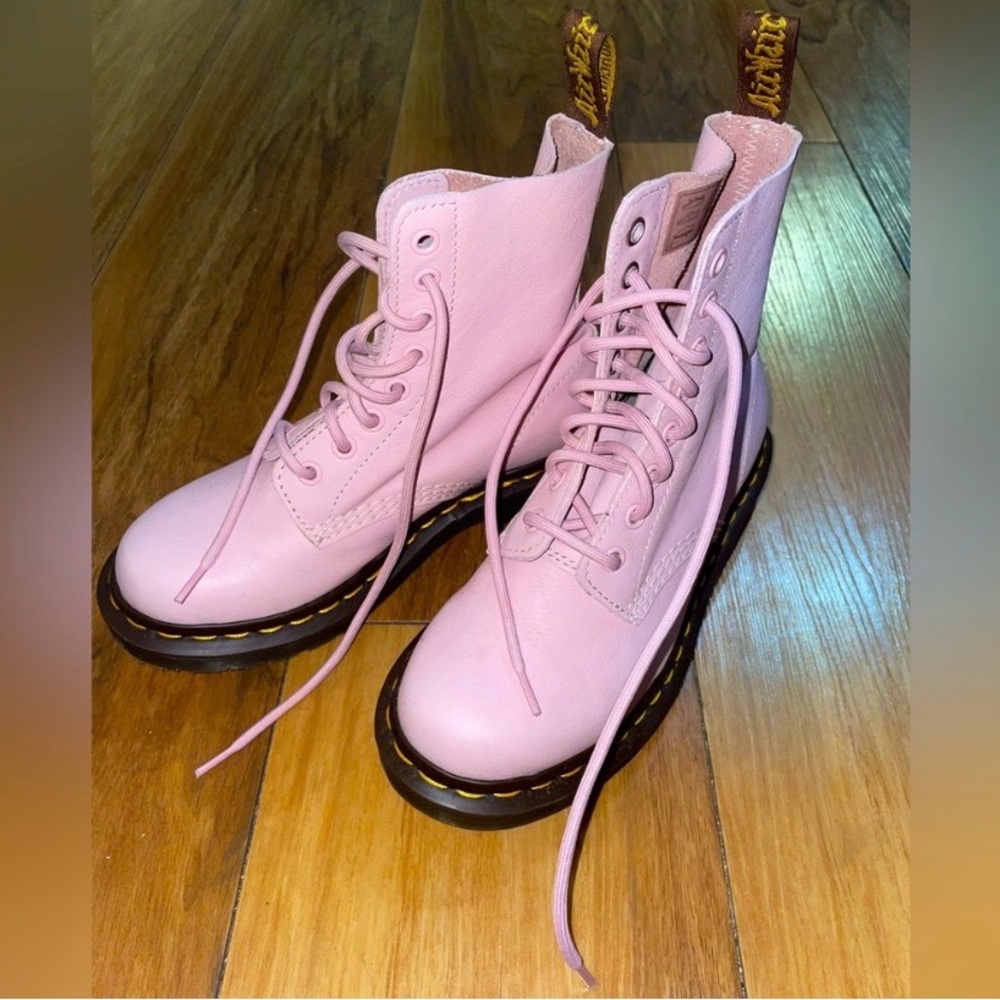 Dr. Martens Pink Leather Lace-Up Combat Boots.  IN SEARCH OF.  DO NOT PURCHASE